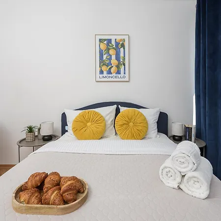 Lumina I 3-room With Balcony I Near Park Moczydlo I Metro Apartamento